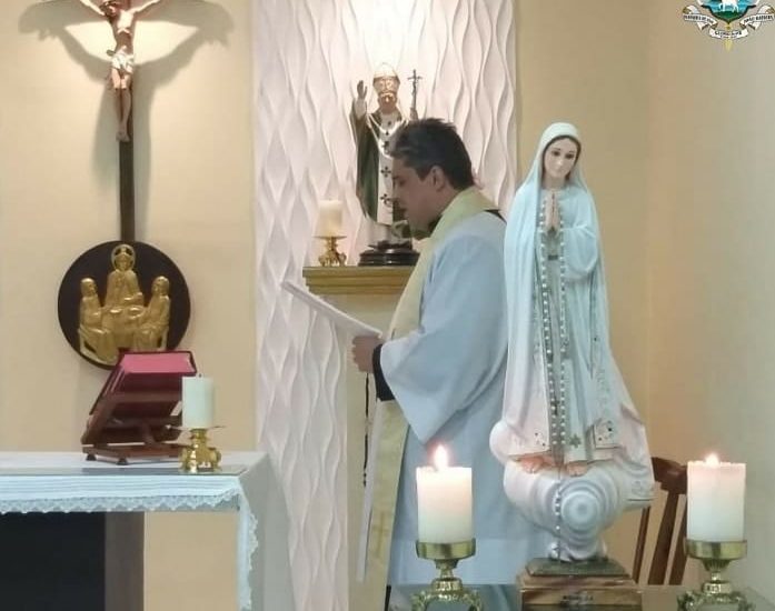 Padre fred gurgel celebrando o mês mariano ..