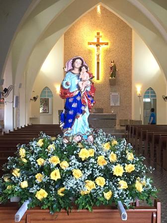 CARAÚBAS SE ALEGRA COM A VISITA DA IMAGEM PEREGRINA DE SANTA LUZIA .